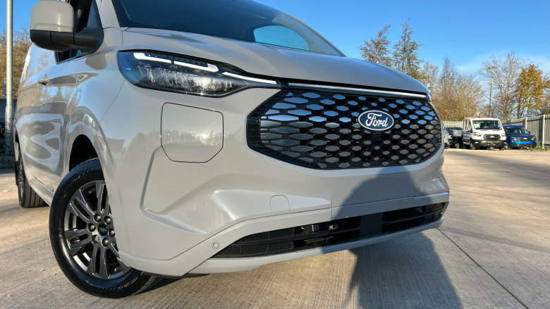 Ford Transit Custom E-320 L1 Rwd 100kW 65kWh H1 Van Limited Auto